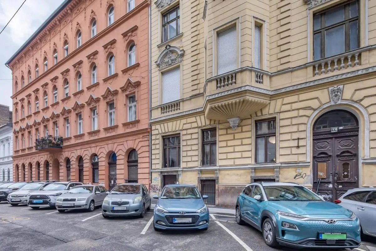 Trendy Downtown Hideaway Apartman Budapest 0*,